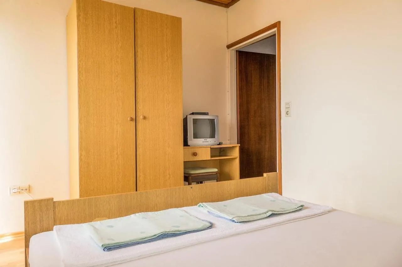 Apartments Pahljina Palit Pensjonat